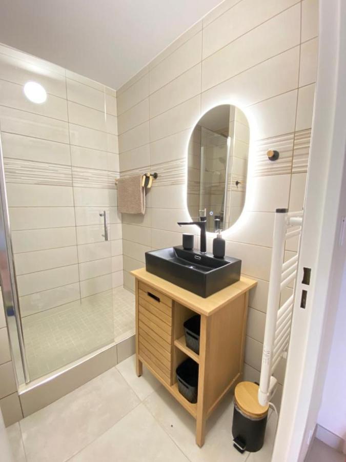 Somptueux Appartement Renove En Bord De Mer Six-Fours-les-Plages Exterior photo